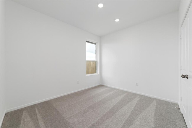 Building Photo - 6422 Orchid Bch Dr