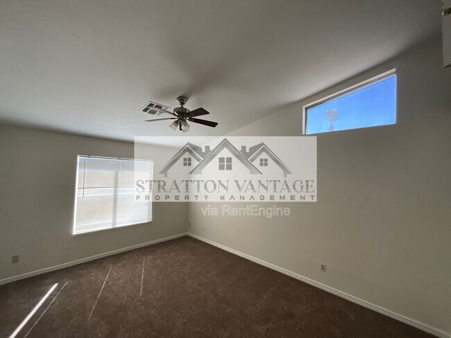 Building Photo - 8207 W Palmaire Ave