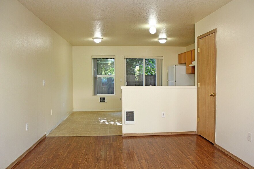 Building Photo - 3548 SE 119th Ave