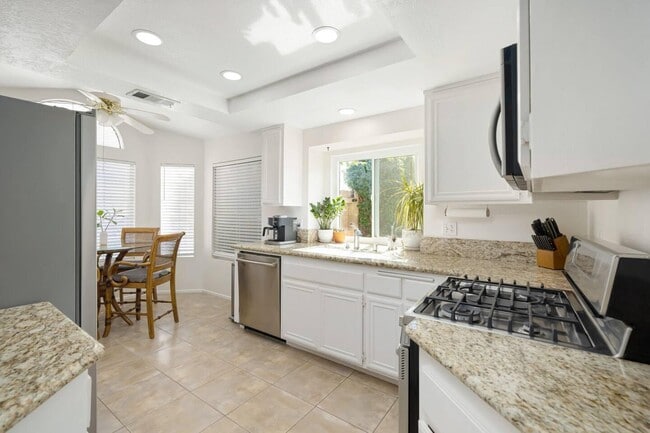 Building Photo - 46253 Mesa Verde Trail