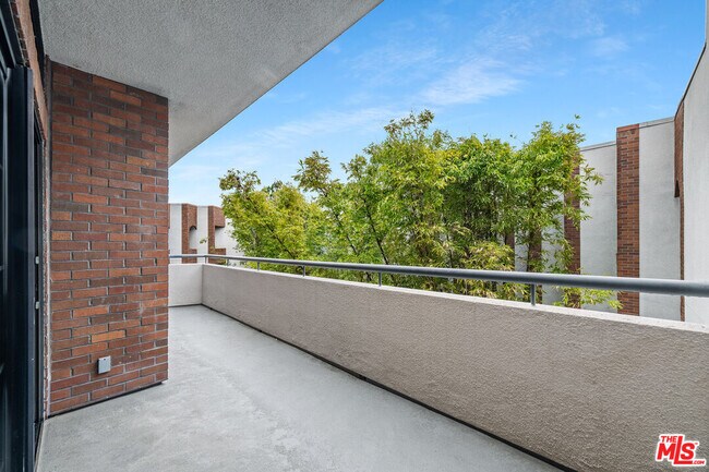 Building Photo - 200 N Swall Dr