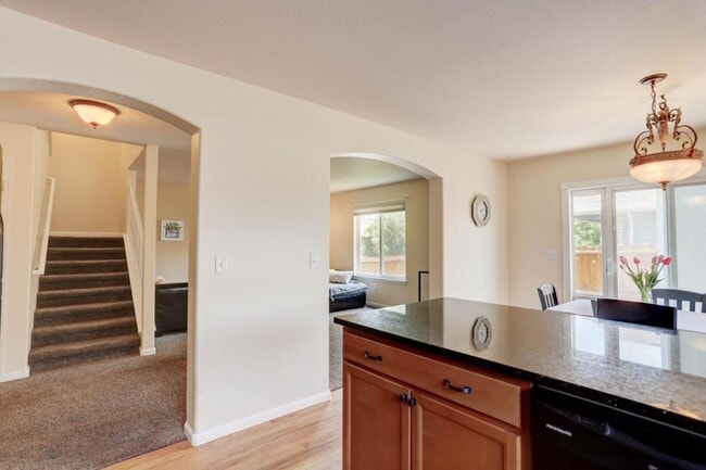 Building Photo - 903 Glenwall Dr