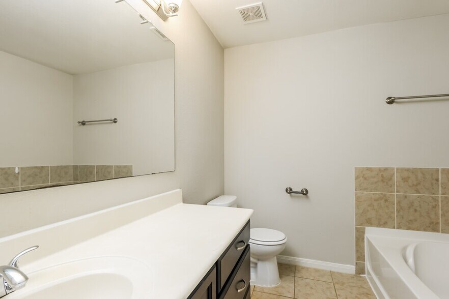 Building Photo - 13450 Gardenia Mist Lane