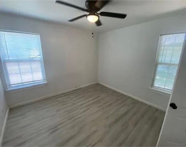 Building Photo - 3038 Weir Ave