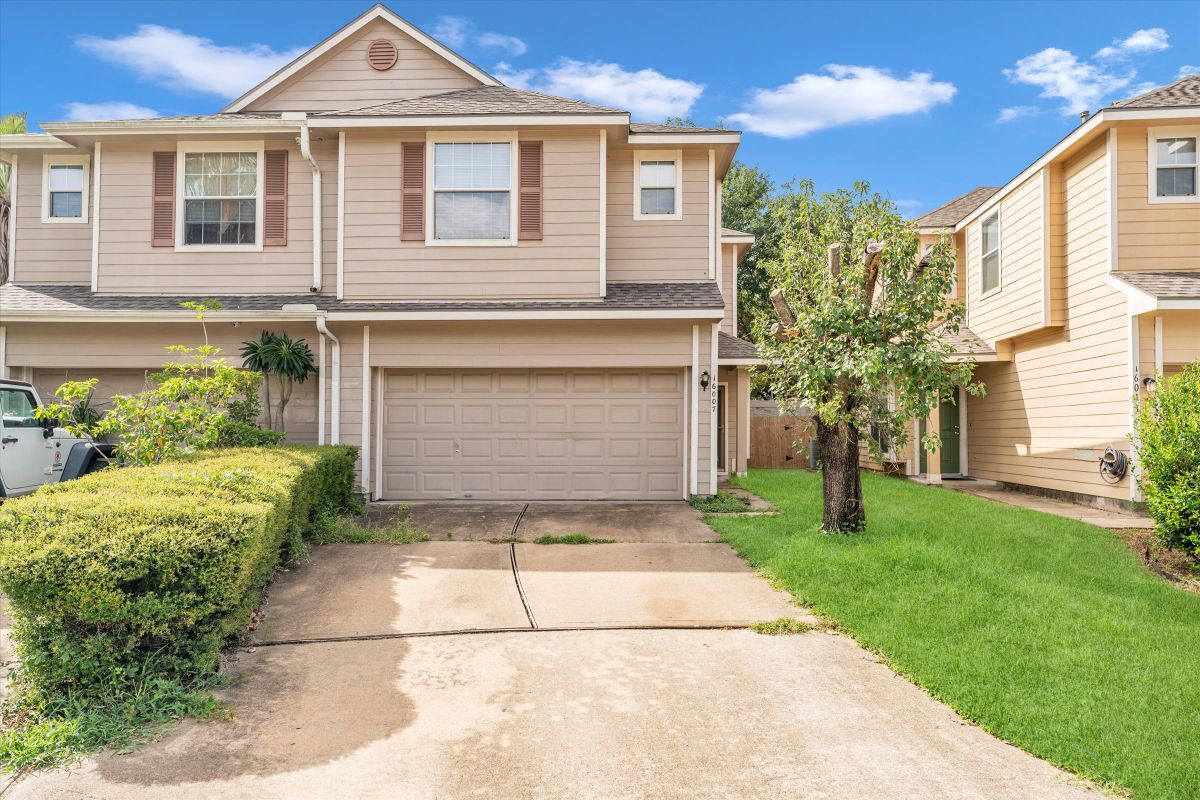 Building Photo - 16007 Sandy Path Ln
