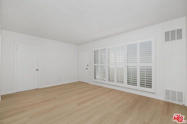 Building Photo - 2621 S Centinela Ave