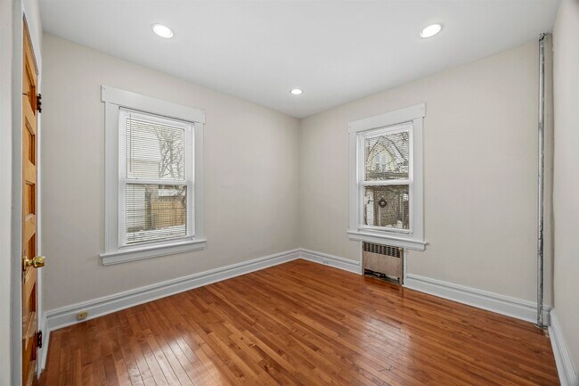 Building Photo - 287 Hornblower Ave