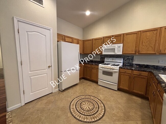 Building Photo - 3149 S Quinn Dr