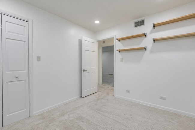 Building Photo - 8606 Lillibet Terrace