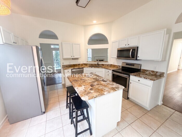 Building Photo - 164 Foxtail Dr