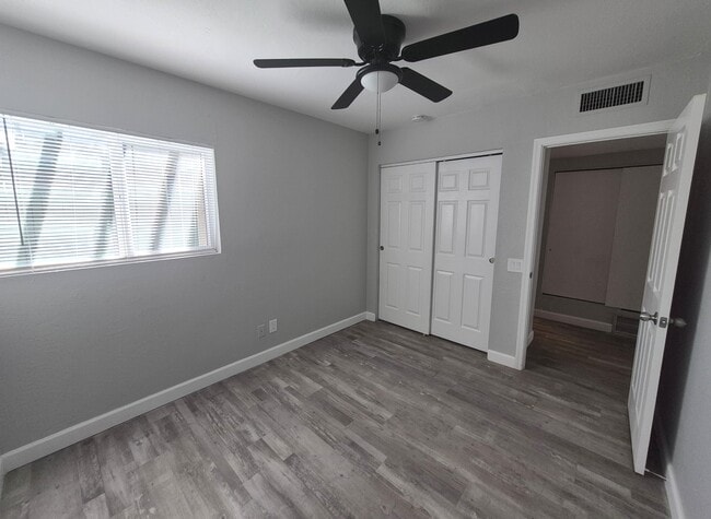 Building Photo - 3459 E Pima St