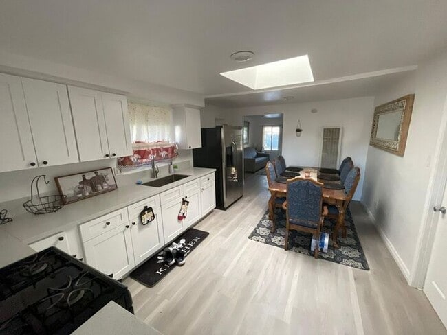 Building Photo - Fully Furnished House for Rent at 10953 Ca...