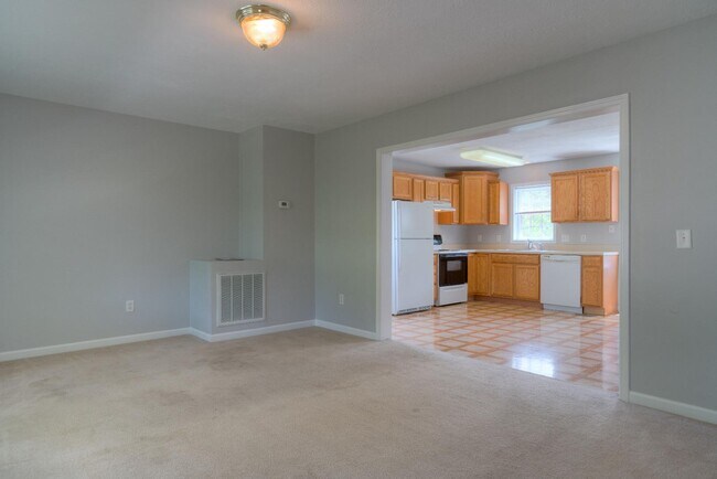 Building Photo - 3326 Yellow Sulphur Rd