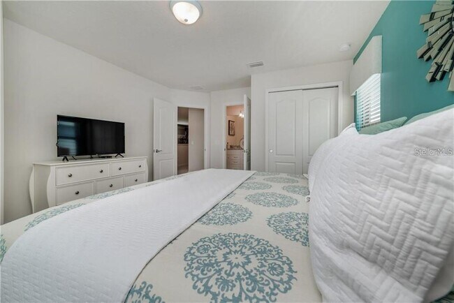 Building Photo - 8923 Zurich Ln