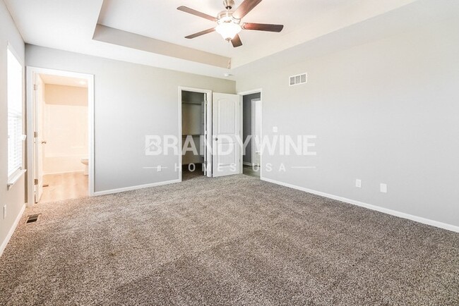 Building Photo - Coming Soon! Apply Now! 4BED 3BATH