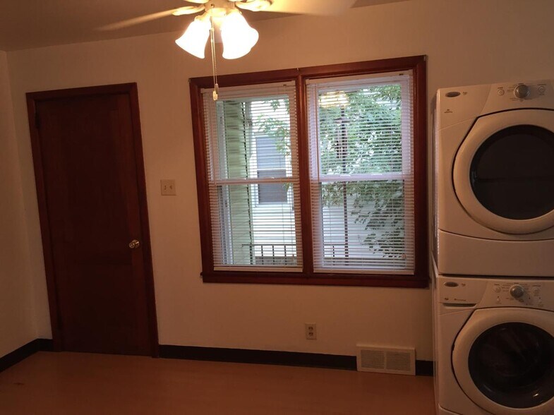 Building Photo - 178 N 4th St