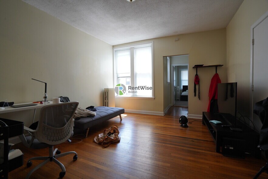 Building Photo - 1120 Commonwealth Ave