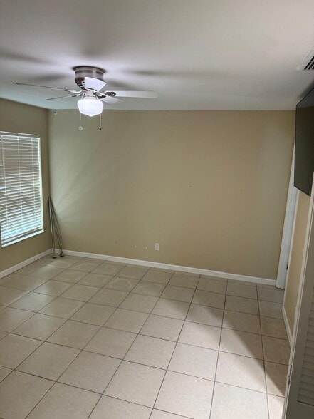 Building Photo - 2139 Fairmont Cir