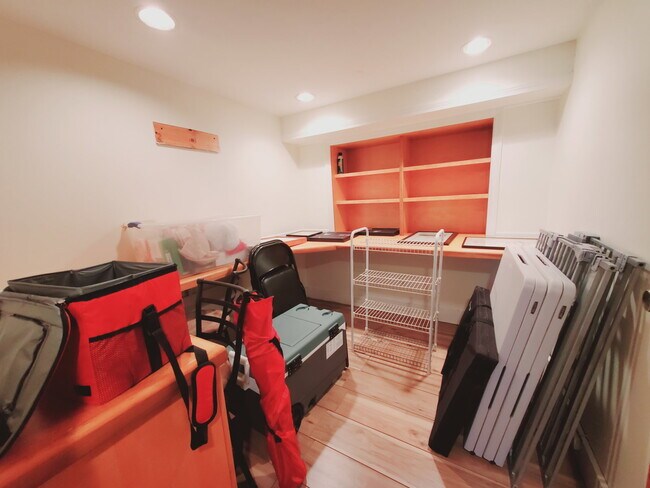 Building Photo - 61 Palmer St