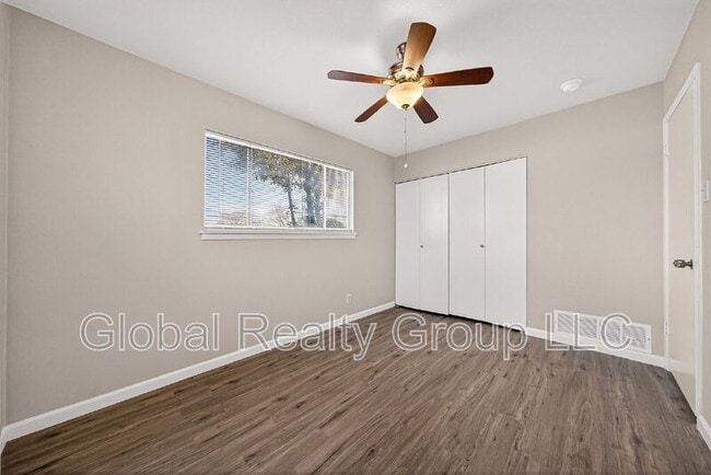 Building Photo - 301 Deborah Dr