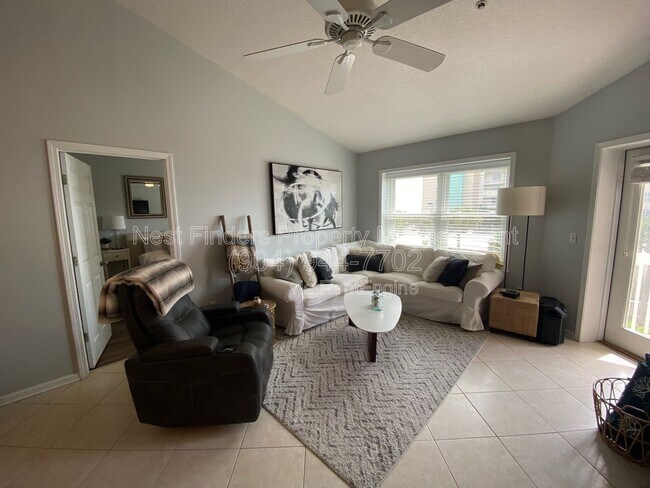 Building Photo - 1412 1st St N