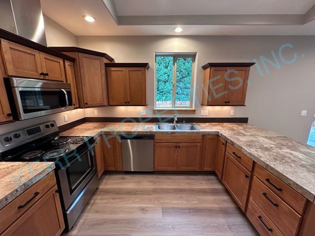 Building Photo - Discover Comfort and Space in A Charming 3-Bed, 2-Bath Retreat in Troutdale!