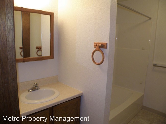 Building Photo - 287-309 Aristocrat Dr