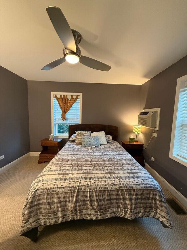 Building Photo - Beautiful Furnished 3BR/2BA Home in Prime Lincolnwood Location – Top-Rated Schools