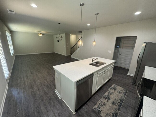 Building Photo - 1156 Burgundy Dr