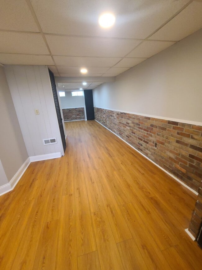 Building Photo - 303 Wisewell Ct
