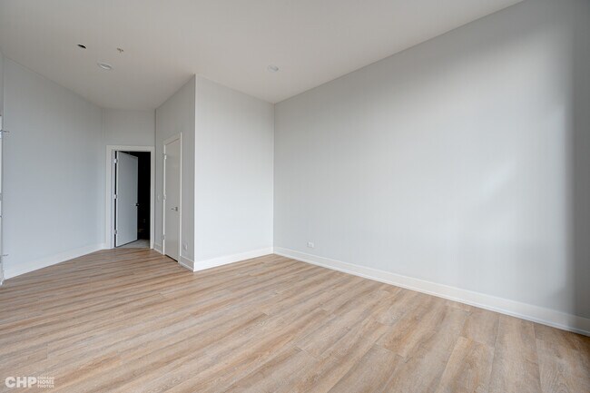 Building Photo - 3114 N Ridgeway Ave