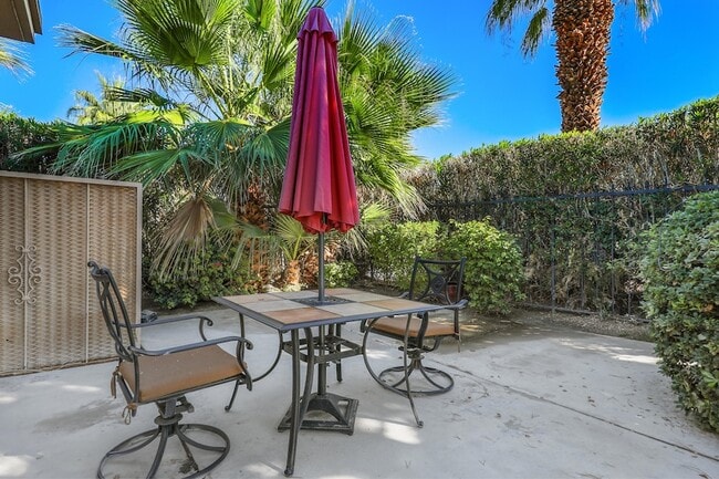 Building Photo - 42505 Adams St