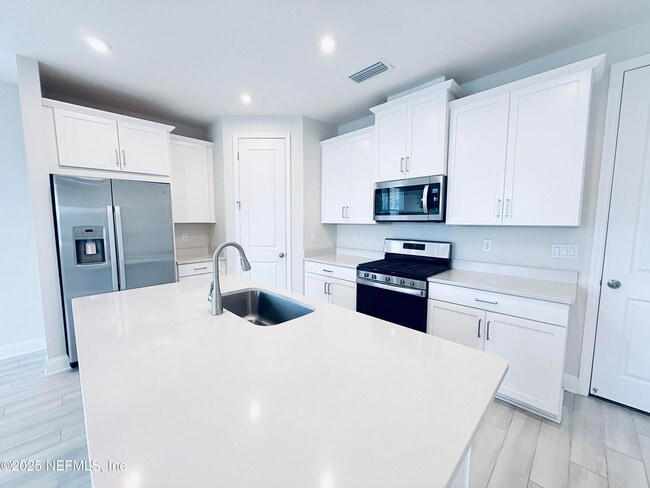 Building Photo - 14161 Sea Wave Ln