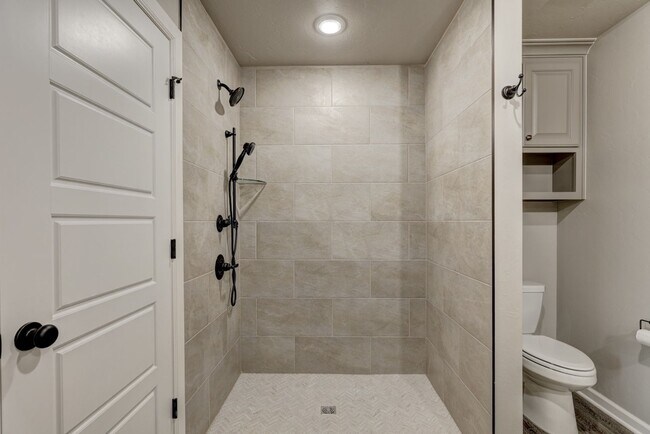 Building Photo - 5712 Campbell Creek Dr