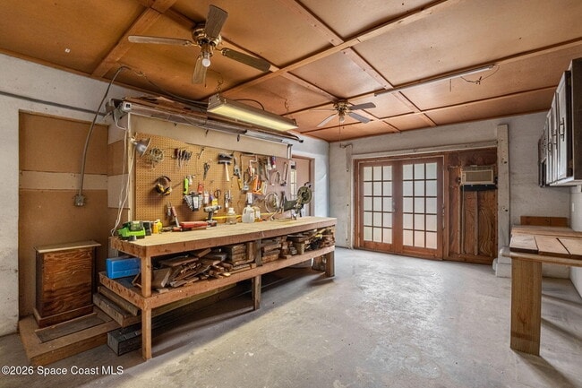 Building Photo - 975 Oak St