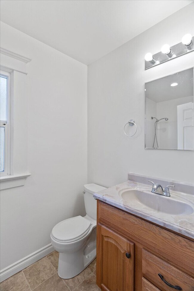 Building Photo - 1 Bedroom w/office space In Corbett/Lair H...