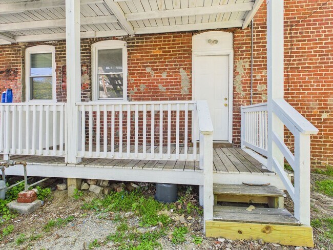 Building Photo - 2508 North Ave