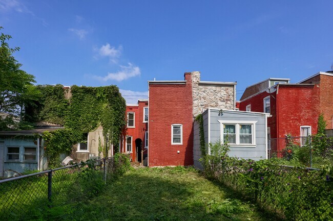 Building Photo - 464 Lafayette St