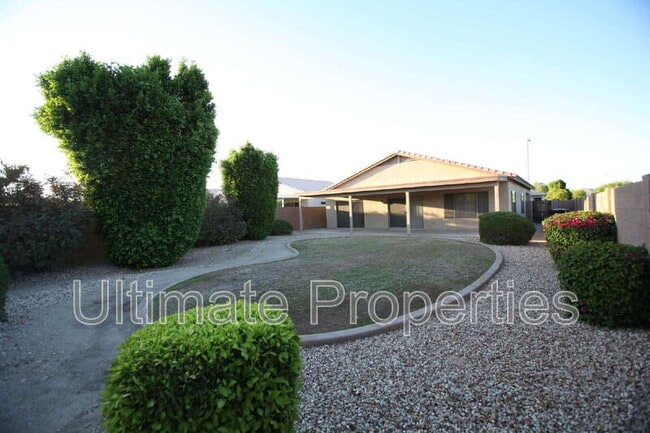 Building Photo - 9453 W Frank Ave