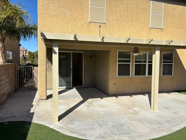 Building Photo - Southwest 5 bd 3 full bath with 2 car gara...
