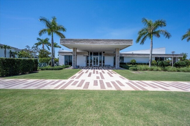 Building Photo - 12546 Gross Pointe Dr