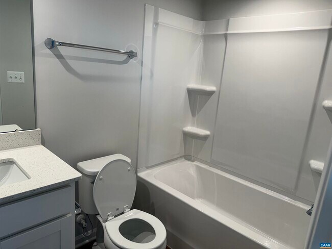 Building Photo - 99 Oldfield Dr