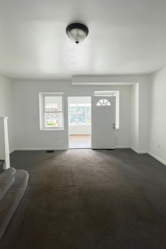 Building Photo - 5638 Litchfield St
