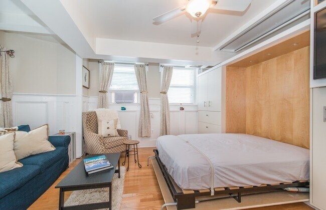 Building Photo - 51 S Park St