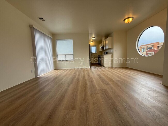 Building Photo - 360 Prescott Ave