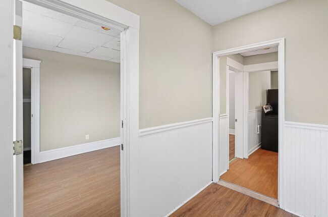 Building Photo - 387 Grove St