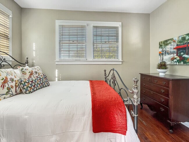 Building Photo - 209 W Bolton St