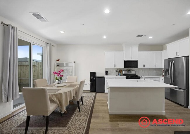 Building Photo - Modern 3 Bed, 2 Bath Home with Solar & Full Appliance Package