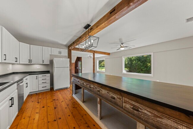 Building Photo - 7479 Grove Rd