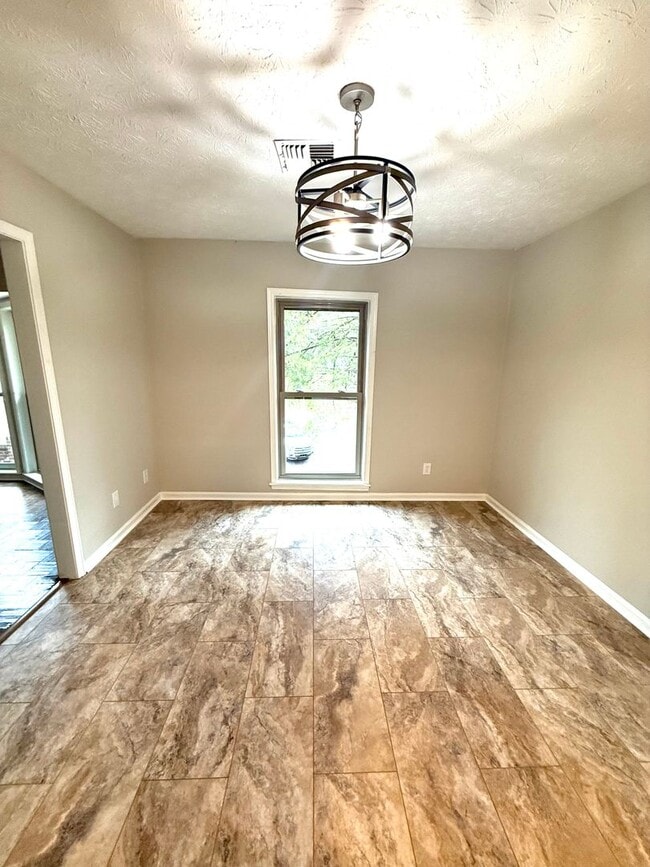 Building Photo - ** 4 Bed 3 Bath located in Prattville ** Call 334-366-9198 to schedule a self-tour